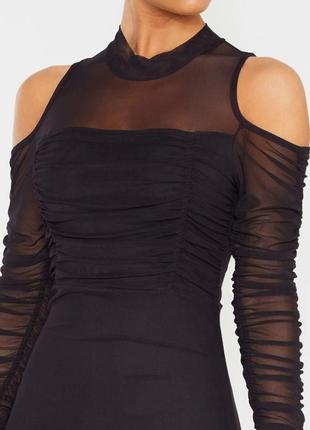 Черное платье миди с длинными рукавами и открытыми плечами5 фото