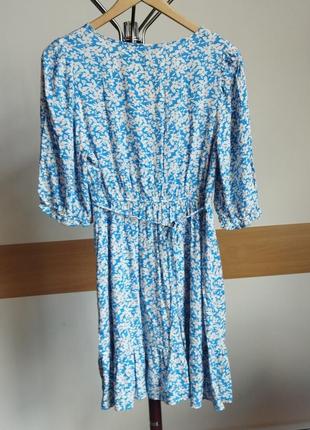 Голубое, вискозное платье в цветочек4 фото