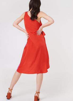 Асимметричное платье из вискозы колорблок в бельевом стиле3 фото