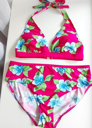 Яркий купальник в цветочный принт