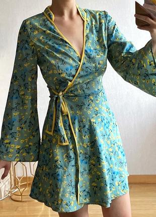 Asos платье кимоно на запах декольте окантовка желтое принт цветочный цветы широкий рукава мини короткая платье голубое