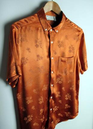 Шведка рубашка asos design - regular fit satin shirt in copper floral jacquard6 фото