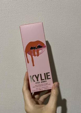Matte lip kit в кольорі baddie від kylie cosmetics