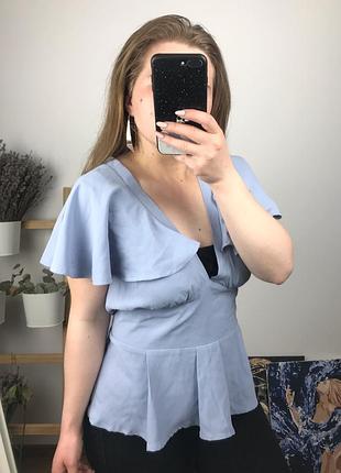 Чарівна блуза з відкритою спиною