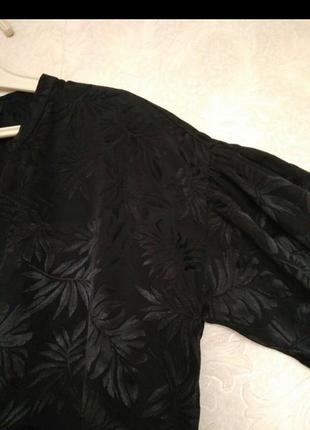 Принтовая черная блуза вискоза бренда marks & spencer, р 149 фото