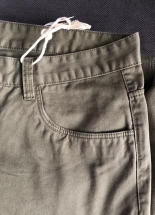Стильные брюки ( джинсы) классического фасона в цвете хаки8 фото