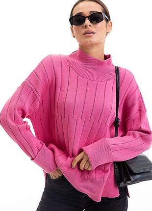 Женский вязаный теплый розовый свитер оверсайз размера в широкий рубчик2 фото