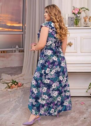 Платье халат на запах в цветы с разрезом на ножке батал большого размера синий электрик фиолетовый длинное макси сарафан с рюшами оборками5 фото