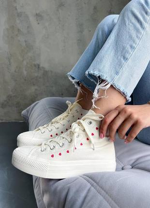 Красивейшие женские кеды converse all star cdg high white кремовые с сердечками2 фото