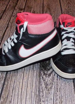 Демисезонные кроссовки nike для девушки, размер 38
