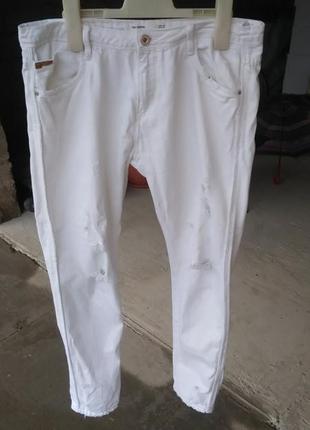 Zara белые рваные джинсы2 фото