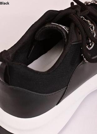 Кроссовки женские чёрные с сеткой и цепочкой.5 фото