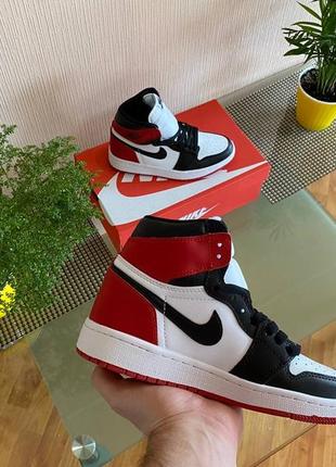 Кроссовки air jordan 1 retro бело-черно-красные6 фото