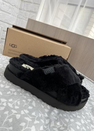 Шльопанці ugg