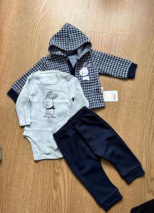 Новый костюмчик 56-68 см