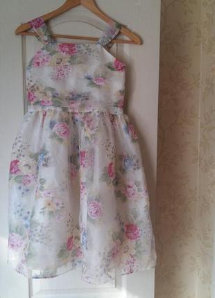 Нежное, очень красивое платье на девочку 11 лет tu 146 см