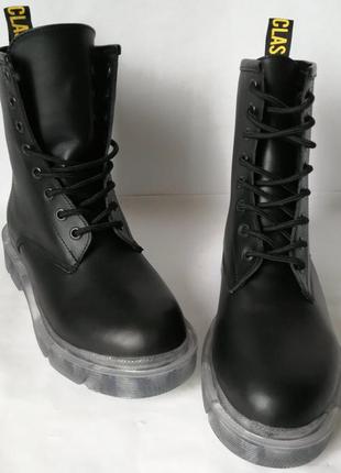 Женские зимние кожаные ботинки  на платформе  шнуровка черные