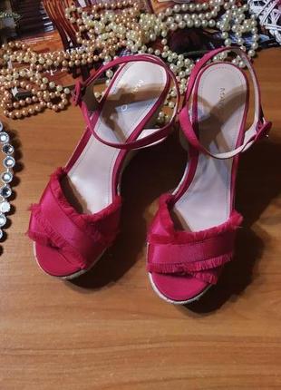 Шикарні стильні літні босоніжки сандали танкетка женские еспадрильи ярко-розовие mango 40 новие4 фото