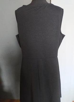 Черное платье отрезное талия без рукавов фактурный материал батал4 фото