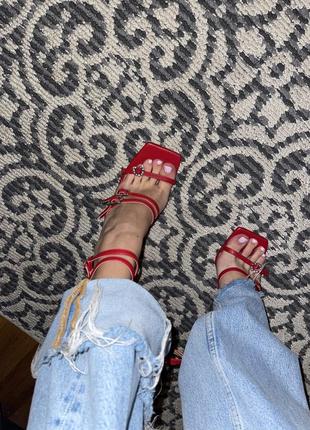 Новые красные босоножки с квадратным носком и
