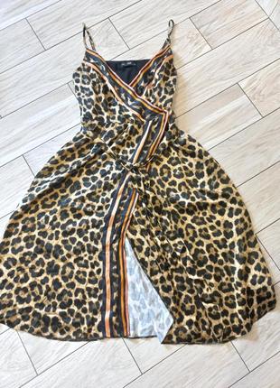 Леопардовое платье с запахом5 фото