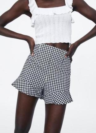 Стильные шорты в клетку zara