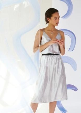 Трендовая нарядная серая юбка миди металлик oliver bonas3 фото