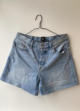 Джинсовые шорты от бренда lager 157