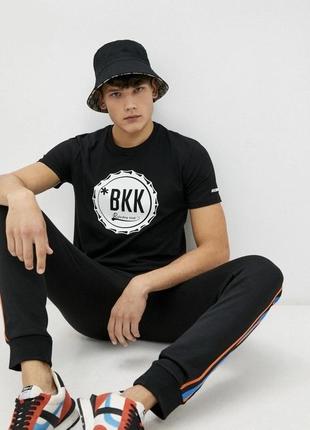 Футболка bikkembergs. оригинал