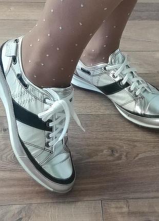 Кроссовки португальского бренда boeji р.39