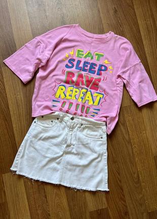 Супер яркий комплект юбка джинсовая  оверсайз футболка