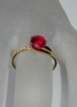 Золотое кольцо с рубином и бриллиантами 0,07 карат 17 мм. желтое золото. новое3 фото