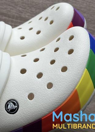 Женские кроксы крокбэнд белые радуга, crocs crocband rainbow3 фото