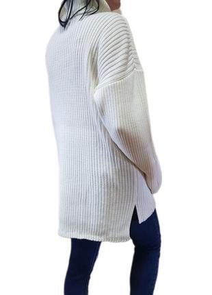 Самый стильный удлиненный свитер4 фото