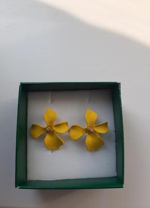Сережки квіткові жовті металеві