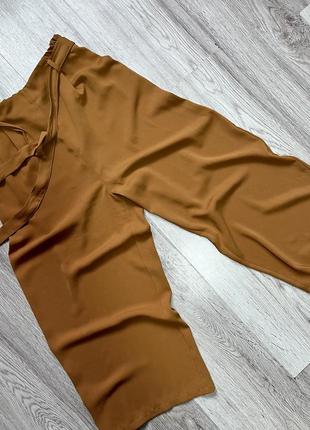 Укороченные актуальные брюки гавайки штаны