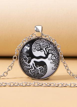 Круглий кулон на ланцюжку дерево життя інь ян