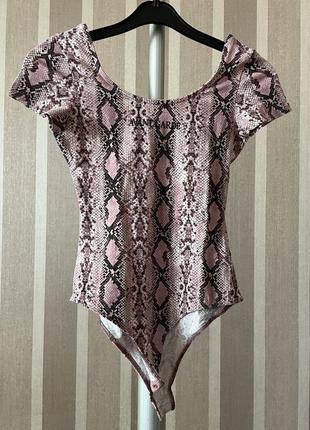 Хлопковый боди в змеиный принт avant garde