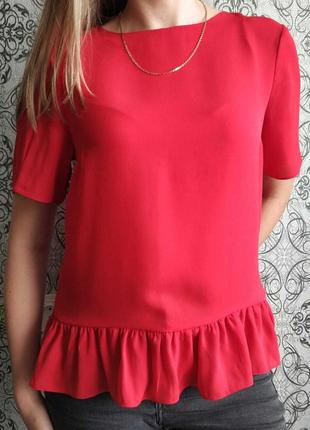 Красная блуза с оборкой1 фото