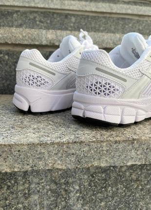 Жіночі кросівки nike zoom vomero 5 white 368 фото