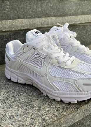 Жіночі кросівки nike zoom vomero 5 white 369 фото