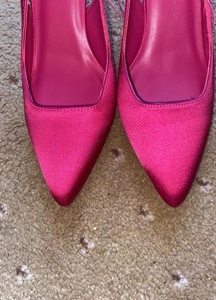 Яркие розовые туфли-лодочки, босоножки туфли атласные3 фото