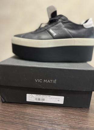 Шкіряні кросівки на платформі бренд vic matie р. 406 фото