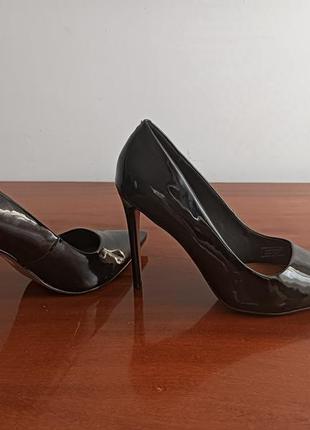 Черные лакированные туфли на высоком каблуке с острым носком asos design 377 фото