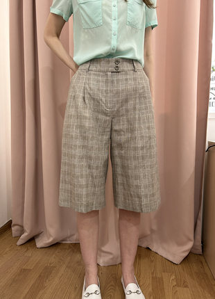 Лляні шорти-бермуди в клітинку