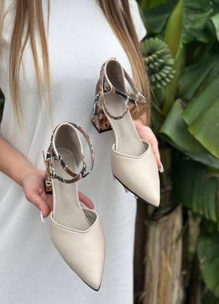 Эксклюзивные туфли из натуральной итальянской кожи и замша женские на каблуке с ремешками4 фото