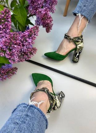 Эксклюзивные туфли из натуральной итальянской кожи и замша женские на каблуке с ремешками9 фото