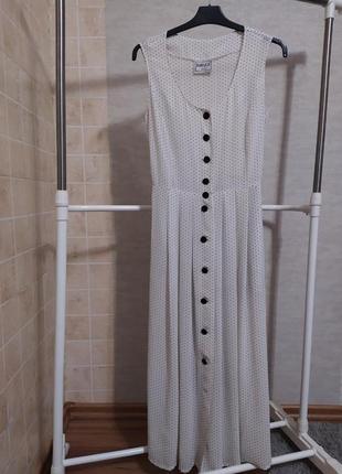 Сарафан в горошок довжини міді