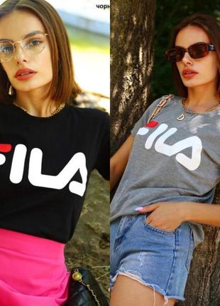 Жіноча трикотажна футболка fila ' туреччина чорному та сірому кольорі.