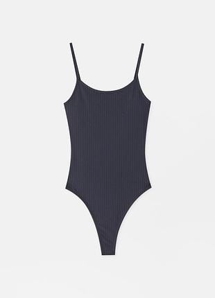 Боди в рубчик на тонких бретелях pull&bear xs